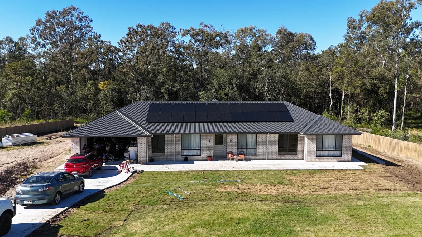Solar and battery, a job by EAC Services Group